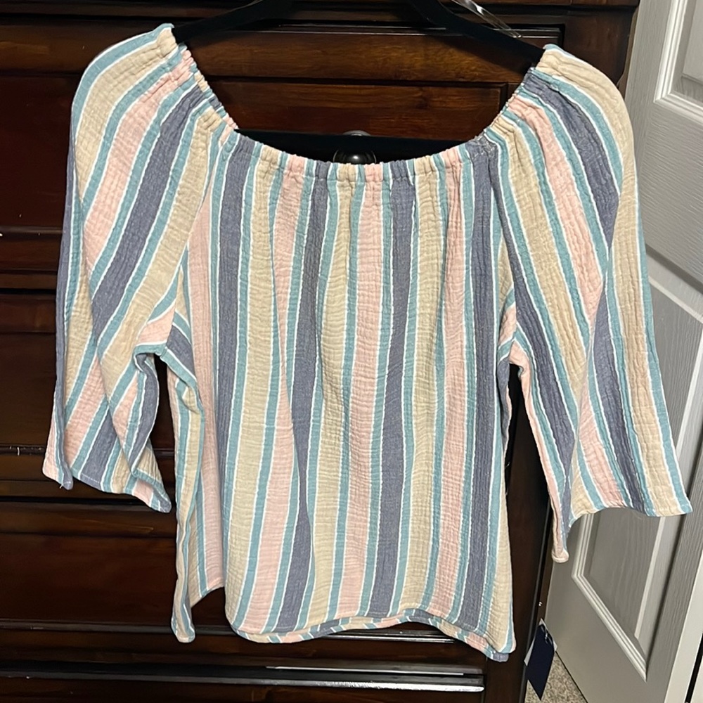 Women’s 3/4” sleeve shirt. NWT.